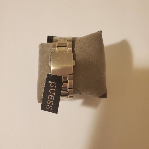 Guess Men\'s Watch